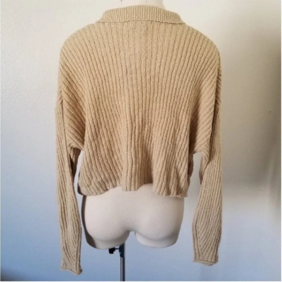 Urban Outfitters Cropped Collared Cardigan Sweater in Light Sand-Size Small NWOT - Picture 2 of 10